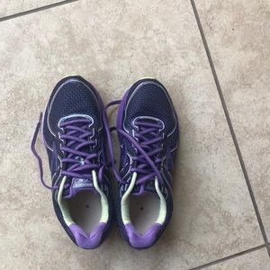Brooks running shoes GTS 16